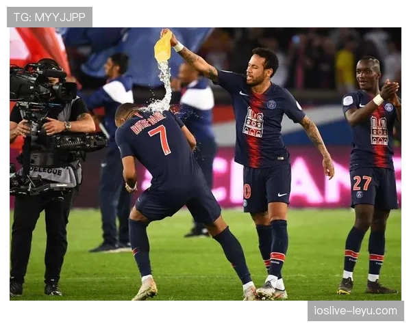 里昂新转会策略曝光：聚焦年轻潜力股，全面重塑球队阵容