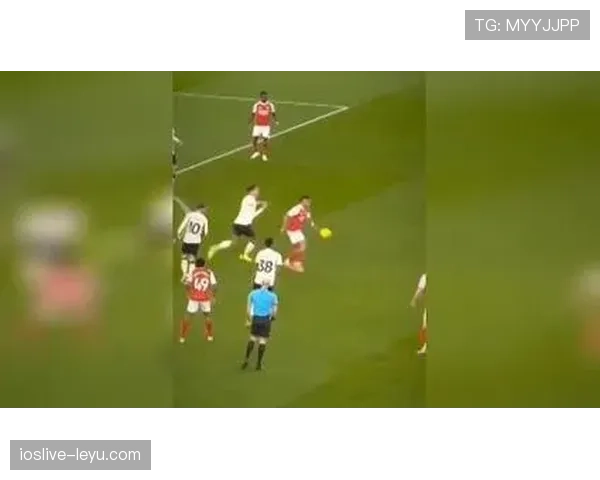 热苏斯灵动盘带惊艳全场,重新定义现代足球进攻艺术 热苏斯灵动盘带惊艳全场,重新定义现代足球进攻艺术