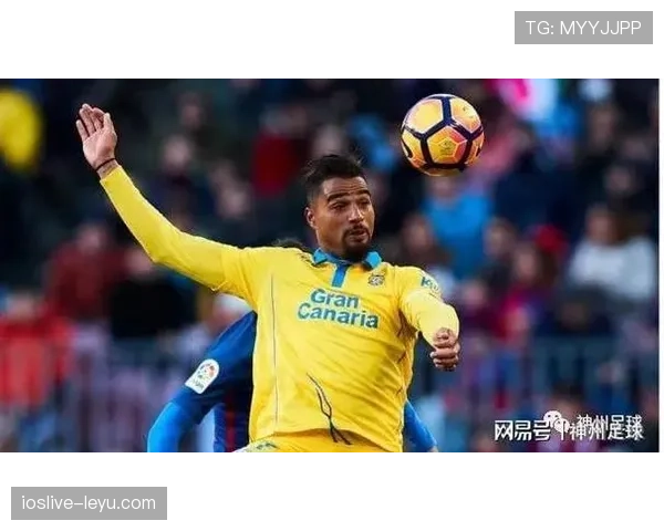 《足坛新势力崛起：新一代天才球员闪耀赛场，未来之星引领绿茵新潮流》