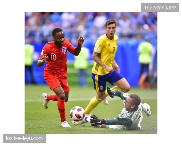 世界杯巨星的辉煌岁月：重温那些改写历史的经典瞬间