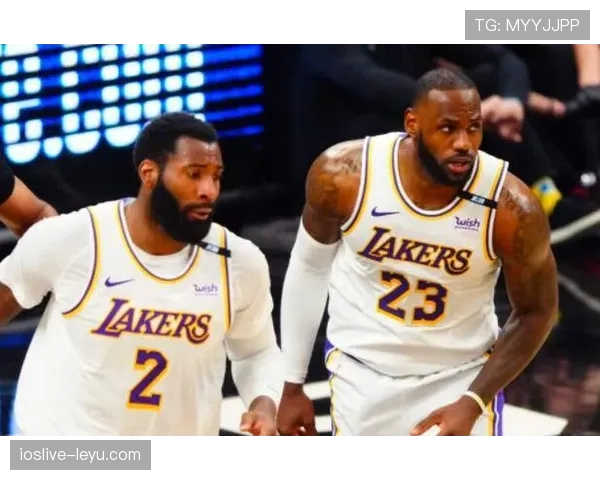 夏季转会风云再起:明星球员流向解析与新锐球队崛起之路 夏季转会风云再起:明星球员流向解析与新锐球队崛起之路