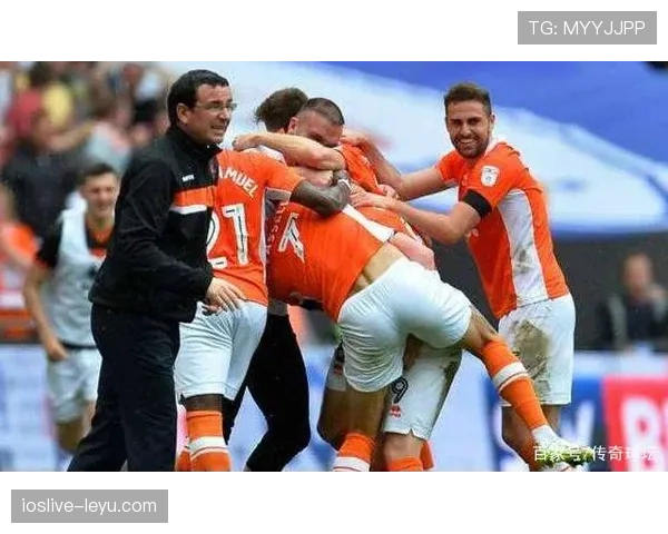 赫尔城中场明星近期状态回暖，未来潜力备受关注。