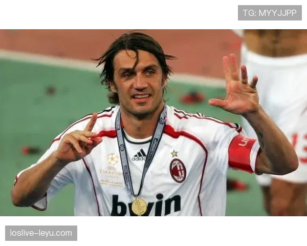 马尔蒂尼：传奇后卫的表现稳健，足球历史中的不朽象征