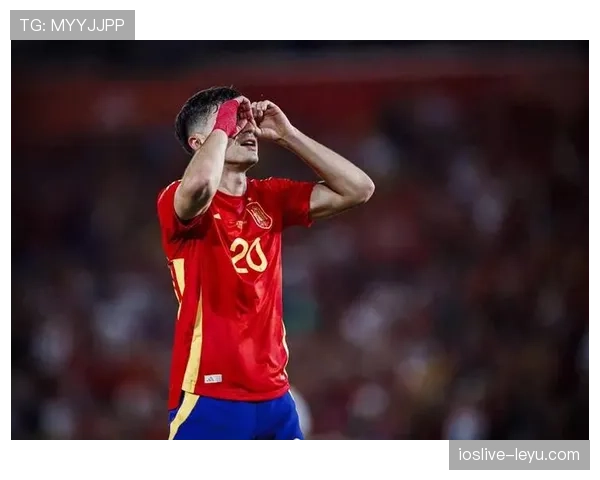 伊涅斯塔与哈维在控球体系下出现组织重心偏移